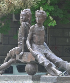 памятник Пете и Гаврику в Одессе