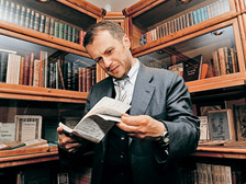 владелец «Дома антикварной книги в Никитском» Сергей Бурмистров