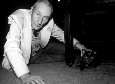 Уильям Берроуз с котиком