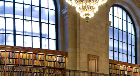 книги в нью-йоркской библиотеке