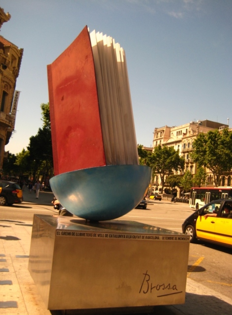 Monument al llibre в Барселоне