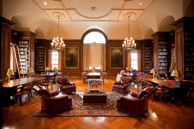 Библиотека Кирби в колледже Лафайет, штат Пенсильвания, США