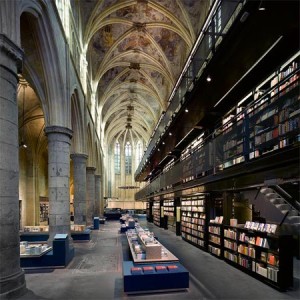 Книжный магазин Boekhandel Selexyz Dominicanen, книжный магазин в церкви, книжный магазин в Маасрихте
