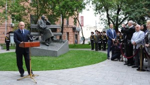 памятник Сергею Михалкову в Москве, памятник Михалкову на Поварской улице, новости литературы