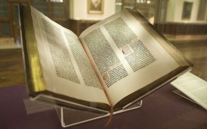 Библия Гутенберга, сотрудники ФСБ украли Библию Гутенберга, редкие книги, новости литературы