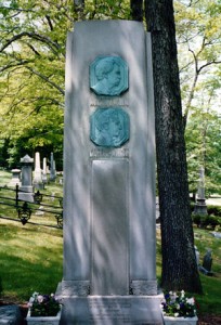 Марк Твен, могила Марка Твена, с могилы Марка Твена украли табличку