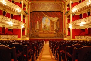 В репертуаре театров могут появиться спектакли по русской классике в обязательном порядке