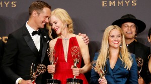 69th Primetime Emmy Awards Ц Photo Room Ц Los Angeles, California, U.S., 17/09/2017 - Alexander Skarsgard, Nicole Kidman, Reese Witherspoon and others pose with their Emmy for Outstanding Limited Series for Big Little Lies. REUTERS/Lucy Nicholson TPX IMAGES OF THE DAY - HP1ED9I09J3FL