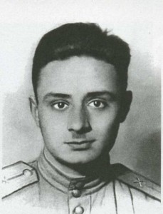 Апрель 1944, за месяц до ранения, Эдуарду Асадову 20 лет