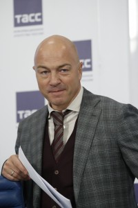Олег Новиков2