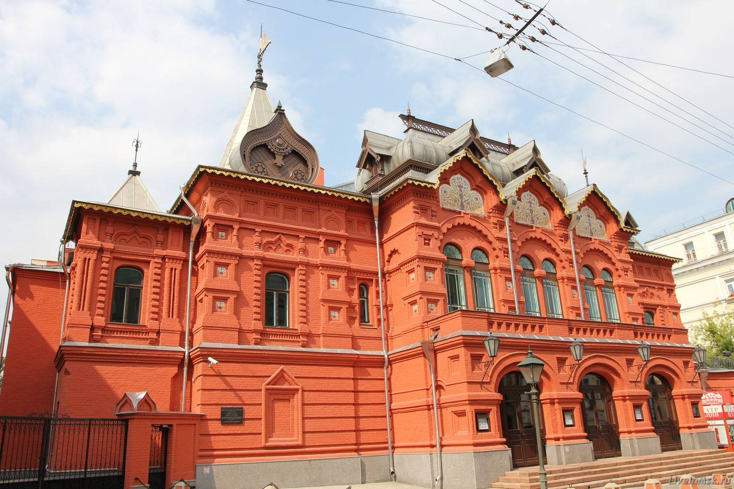 Театра наций в москве